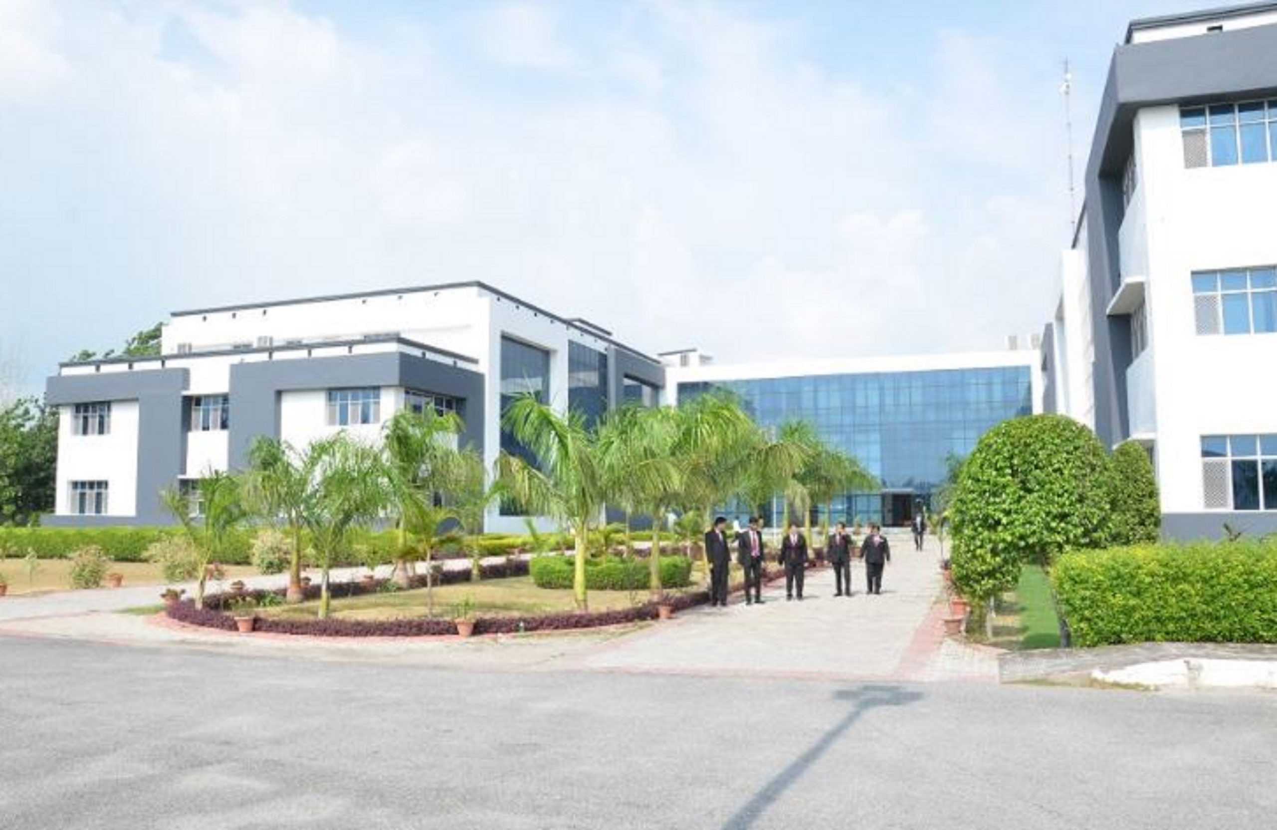 SRMS IBS Lucknow Campus